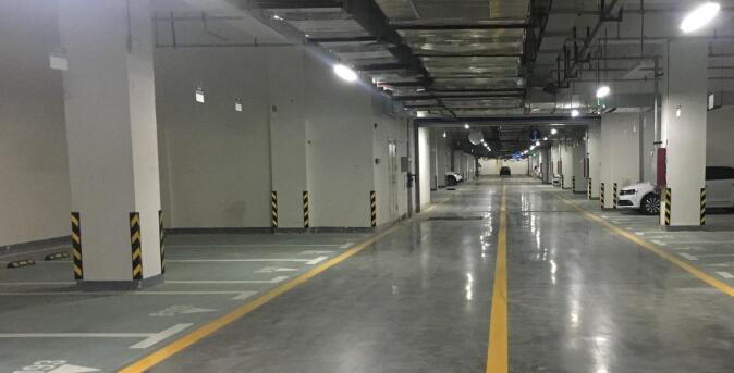 南京車(chē)位劃線解讀，地下車(chē)庫(kù)道路中線要用什么不同顏色？