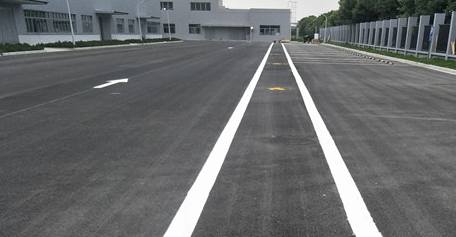 蘇州化工廠區(qū)道路劃線規(guī)范，筑就安全生產(chǎn)的第一道防線