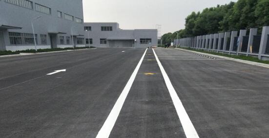 廠區(qū)道路標(biāo)線設(shè)計要求？廠區(qū)道路標(biāo)線彰顯安全與效率！
